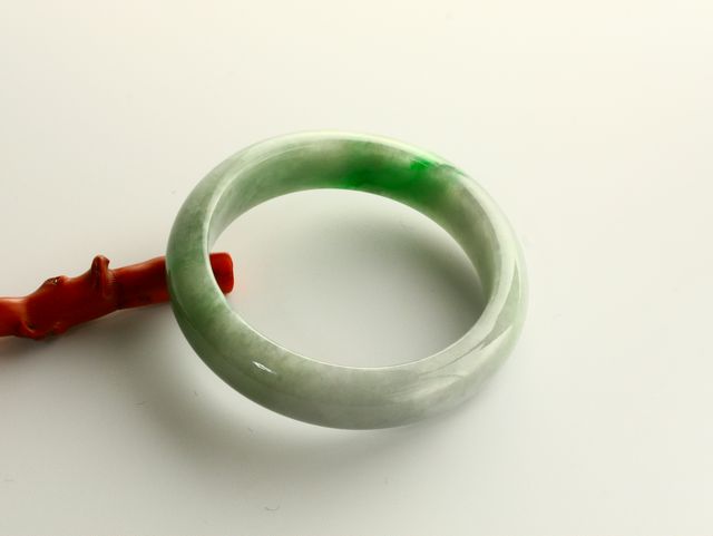 高級翡翠バングル049_56mm 【Ａ翡翠.com】