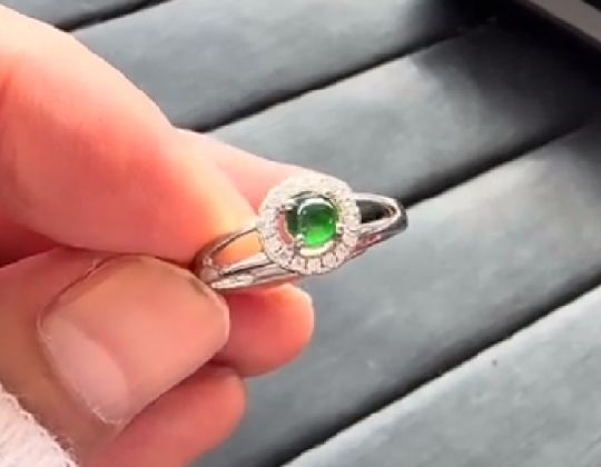 �t�@�b�V�����A�N�Z�T���[001