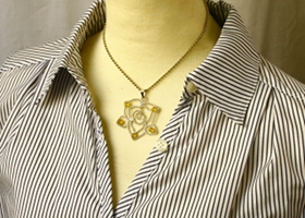 �q�X�C�V���o�[�y���_���g042