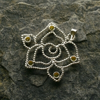 �q�X�C�V���o�[�y���_���g042